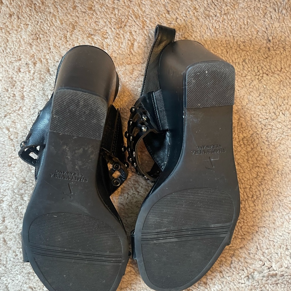 Simply Vera Strap Wedge Sandals Size 9 - Picture 2 of 5